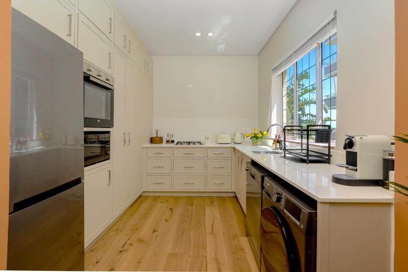 2 Bedroom Property for Sale in Sea Point Western Cape